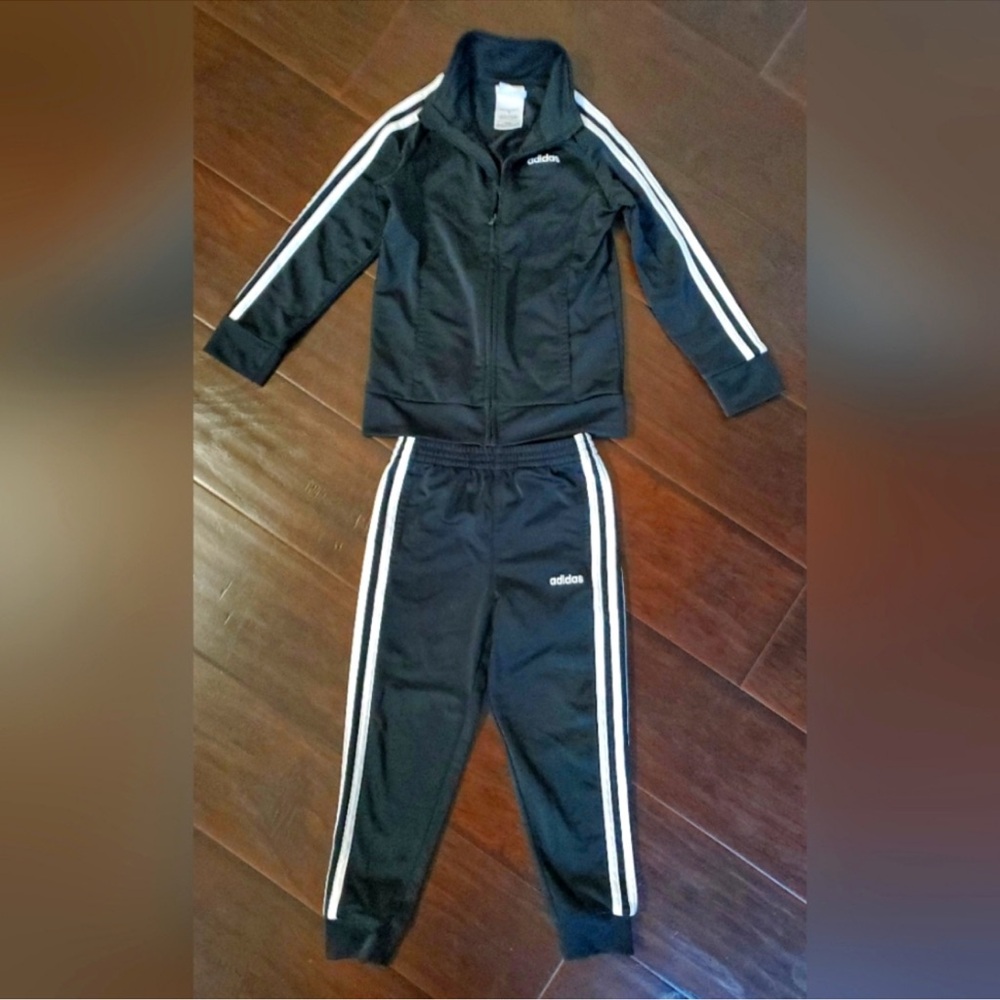 Adidas tracksuit * Size 5 *